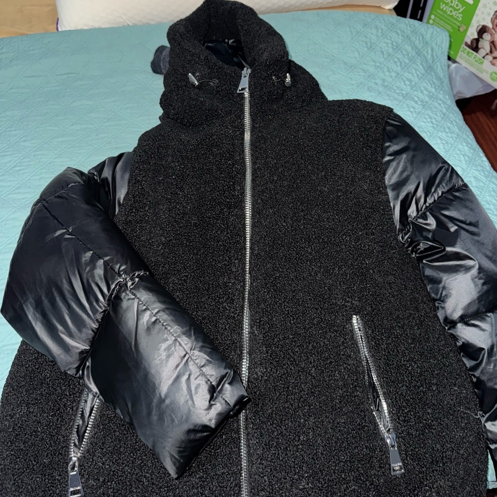 Women’s Jacket, NEVER WORN. BRAND NEW.